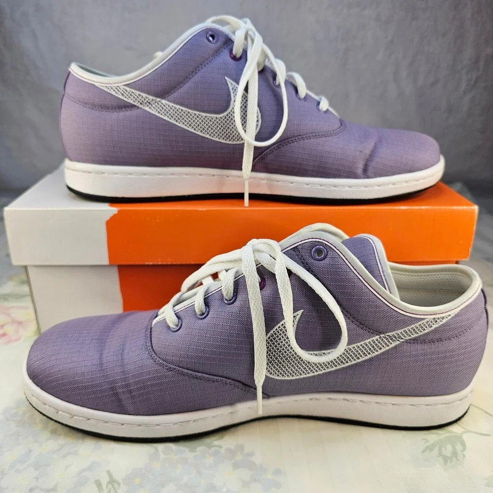 Rare Nike Air Isis Women's Purple White Canvas‎ Sneakers Size 11 Shoes